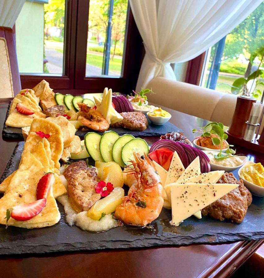 Villa Hotel Дебрецен Екстериор снимка