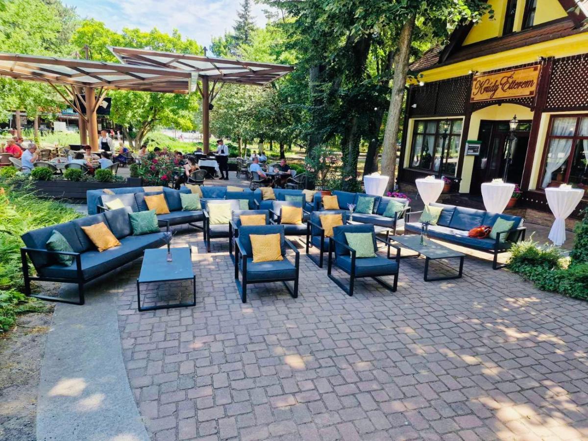 Villa Hotel Дебрецен Екстериор снимка