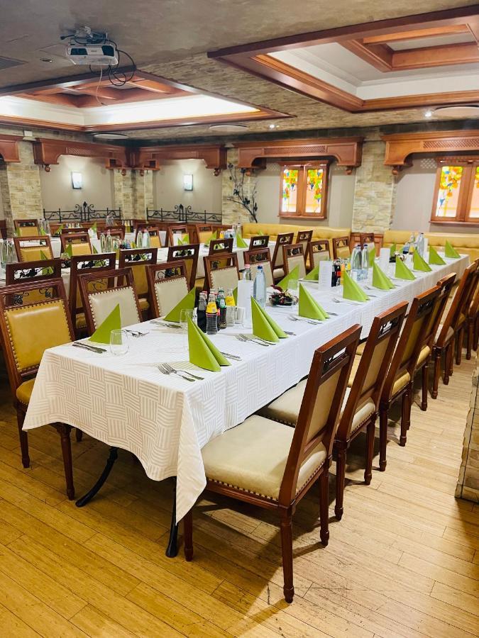Villa Hotel Дебрецен Екстериор снимка