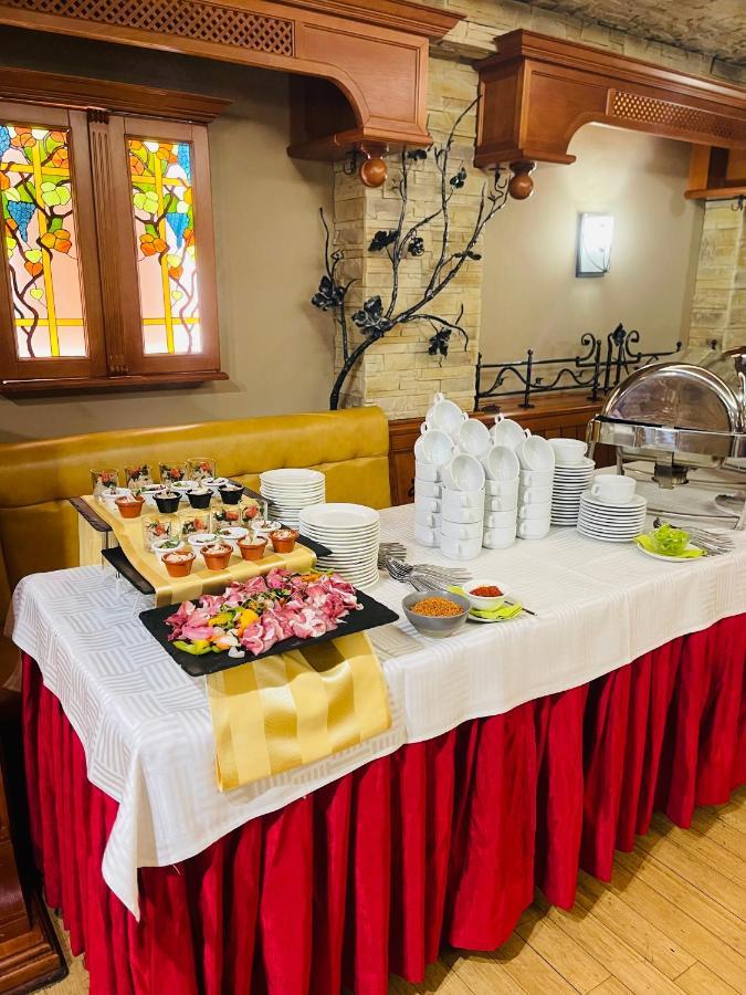 Villa Hotel Дебрецен Екстериор снимка