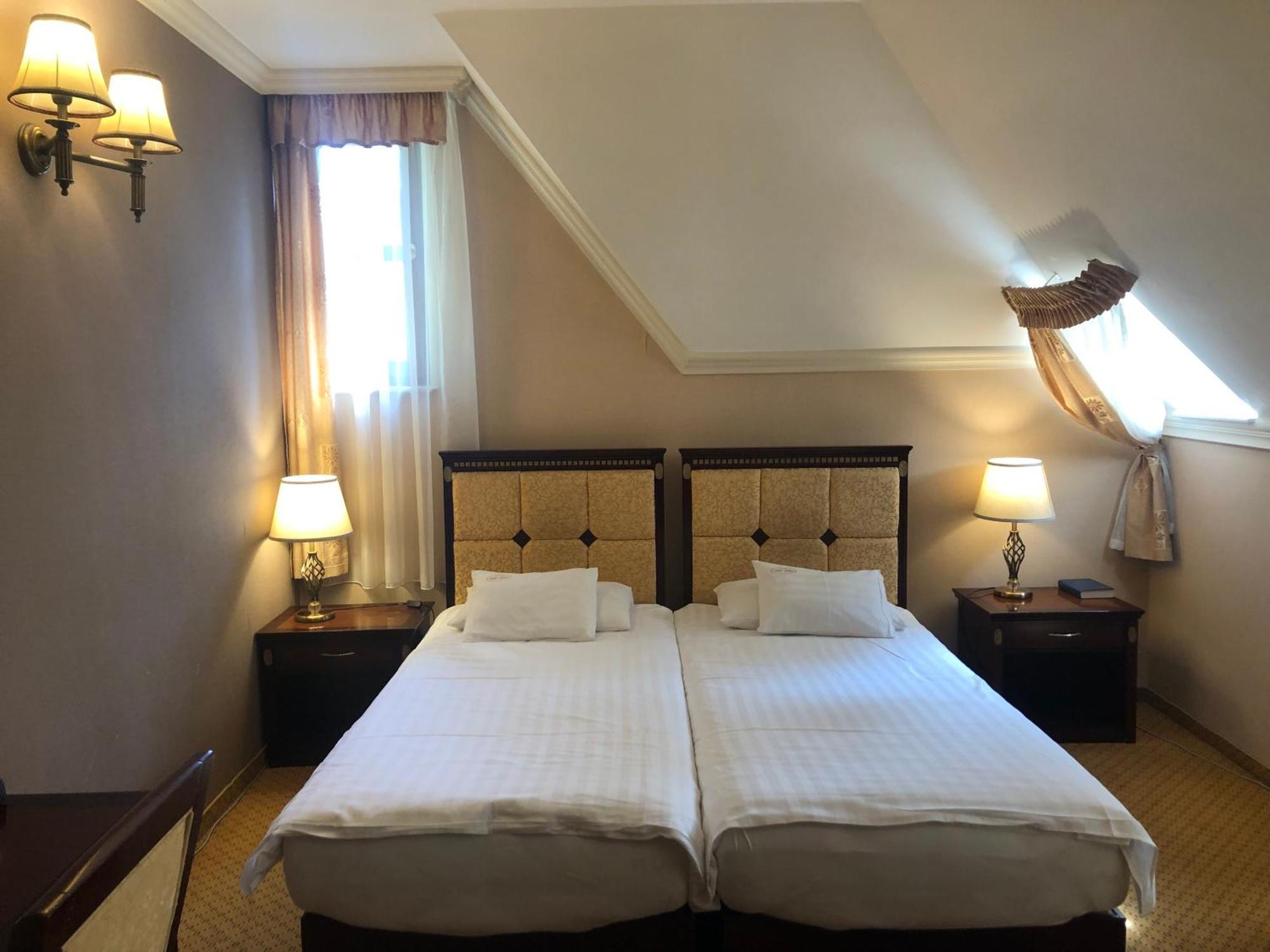 Villa Hotel Дебрецен Екстериор снимка