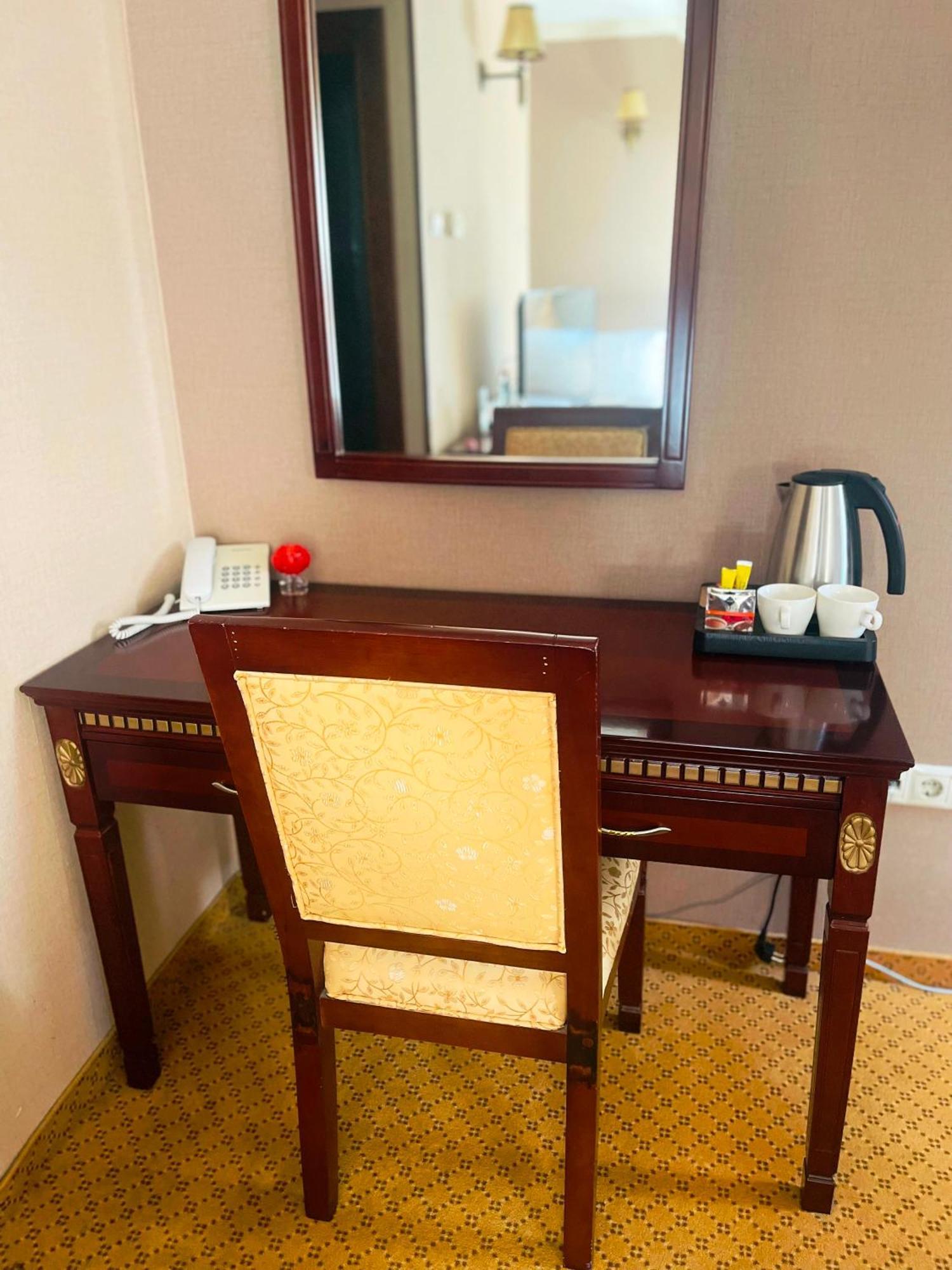 Villa Hotel Дебрецен Екстериор снимка
